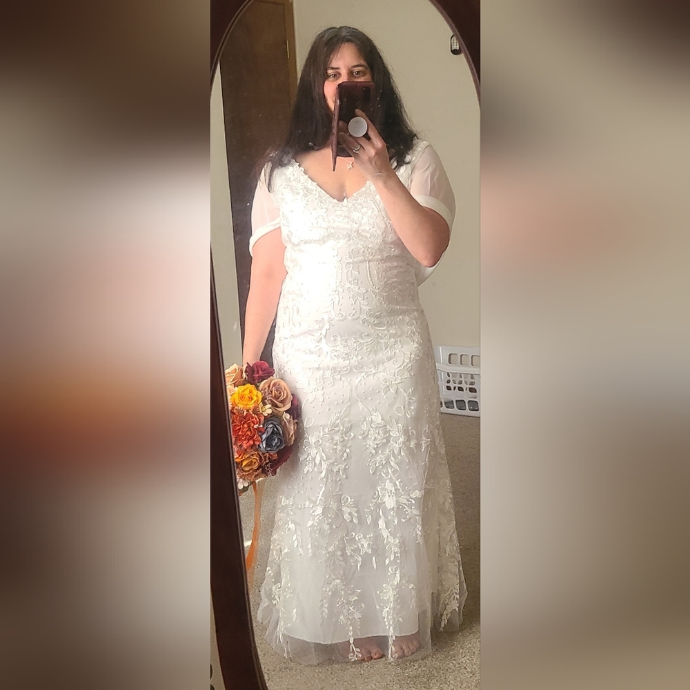 Elegant White Lace Dress With Cape